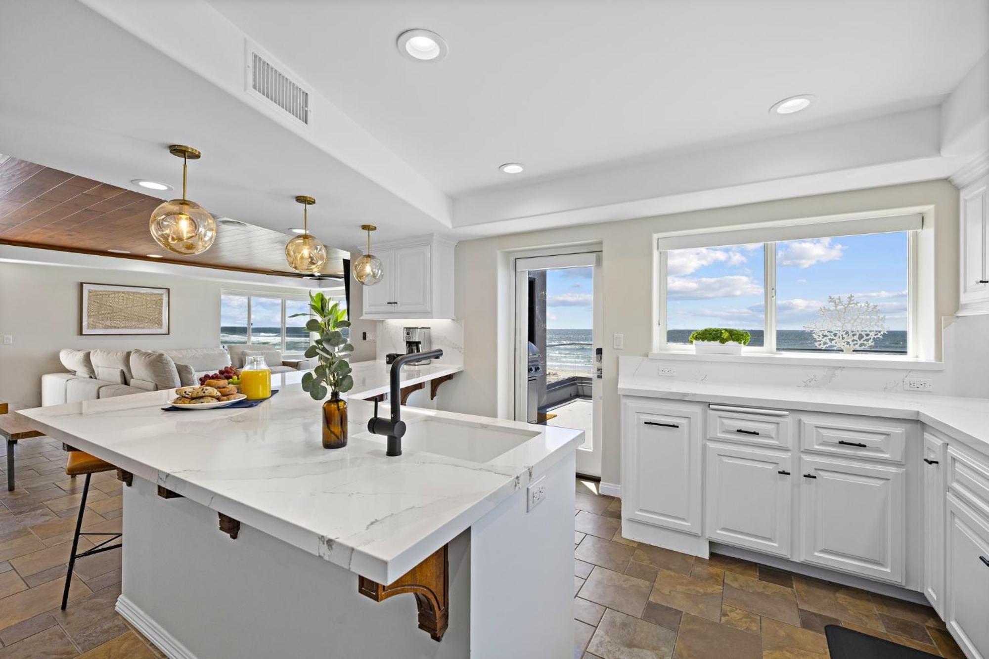 B5130 Bluewater Oceanfront 2 North * San Diego