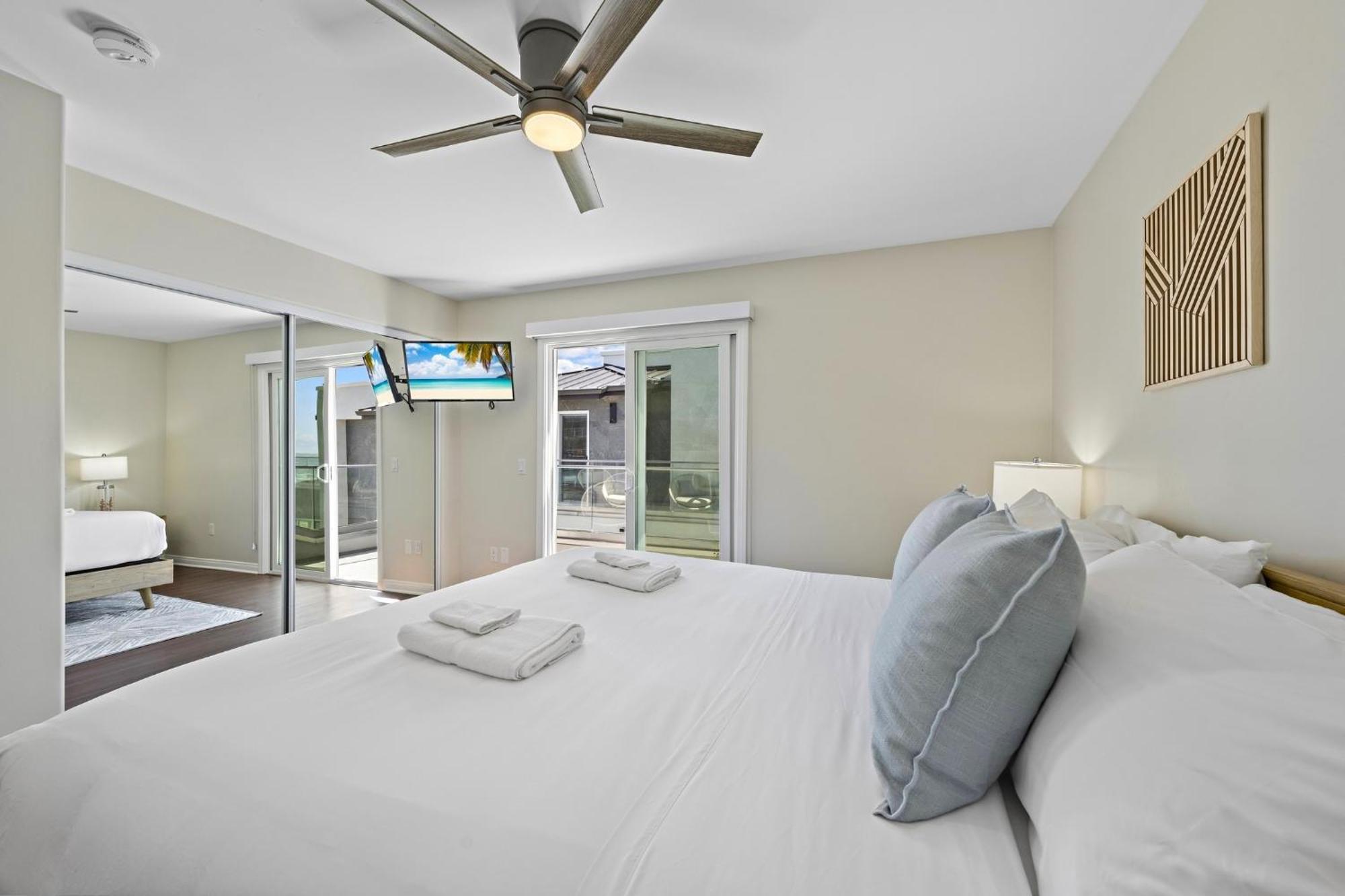 B5130 Bluewater Oceanfront 2 North Apartment