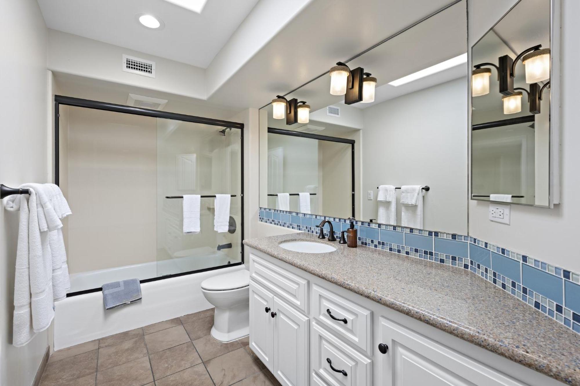 B5130 Bluewater Oceanfront 2 North Apartment *
