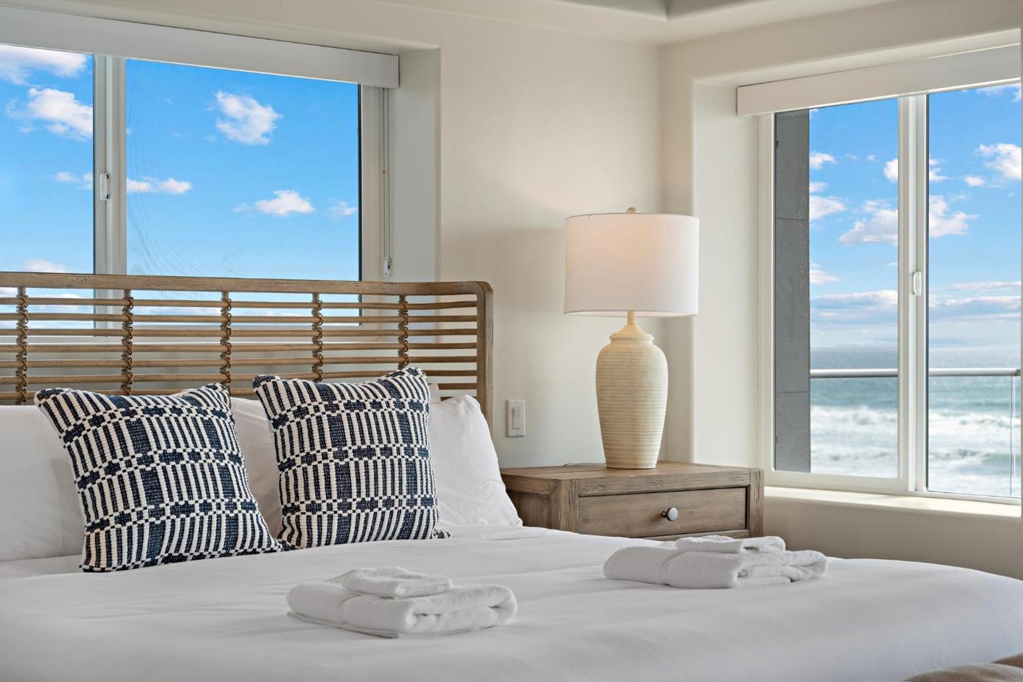 B5130 Bluewater Oceanfront 2 North Apartment San Diego