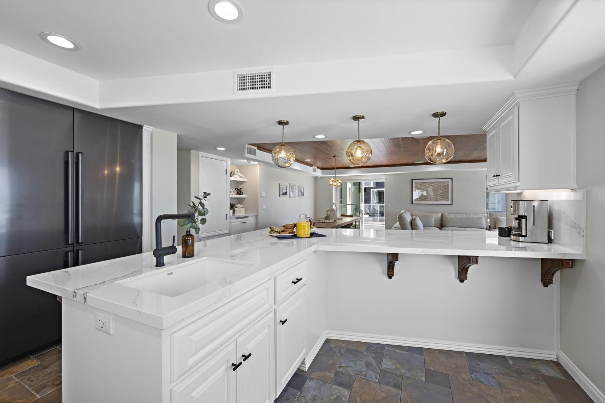 B5130 Bluewater Oceanfront 2 North Apartment