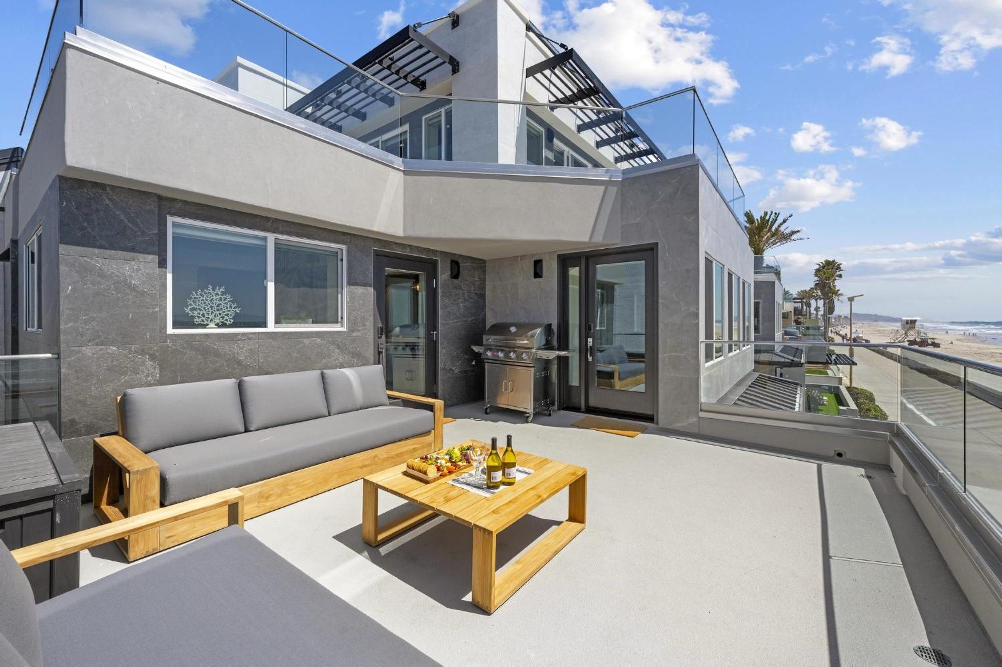 B5130 Bluewater Oceanfront 2 North Apartment San Diego