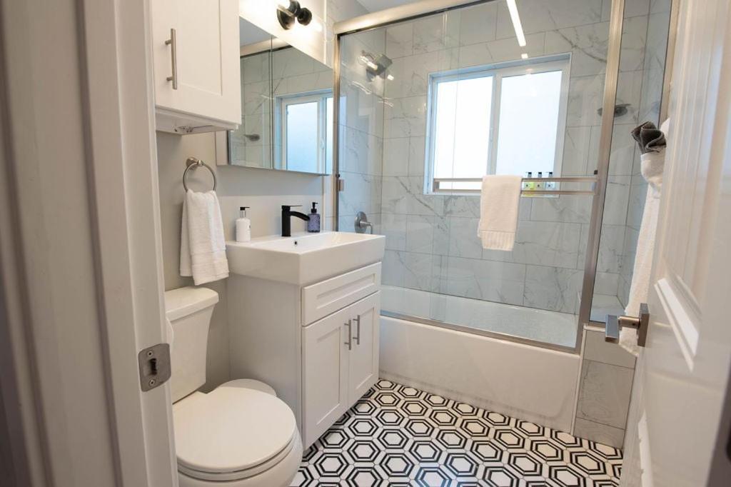 New! Pt Loma Paradise: Remodel - Pool - Game - Wow! Holiday home *