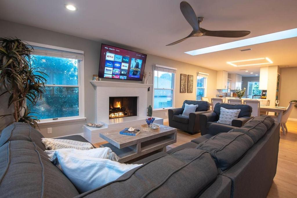 Holiday home New! Pt Loma Paradise: Remodel - Pool - Game - Wow!