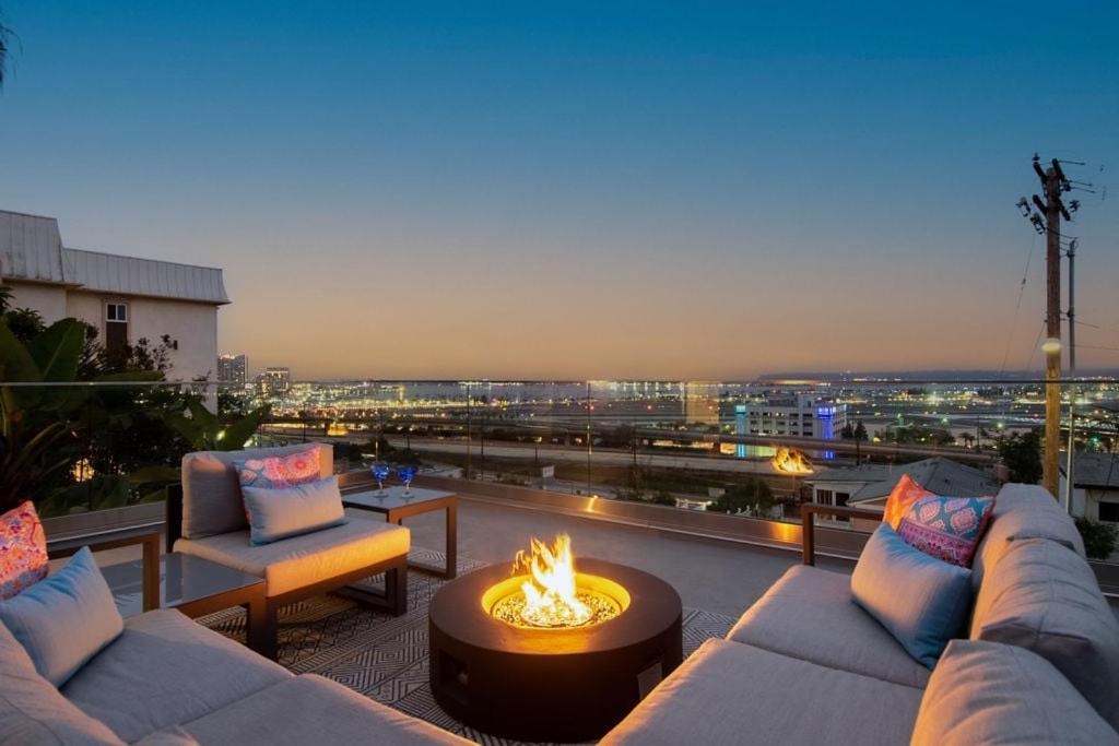 Omg!! A Blue Lagoon In The ♥ Of The City? Game Room, Views, Luxury Holiday home