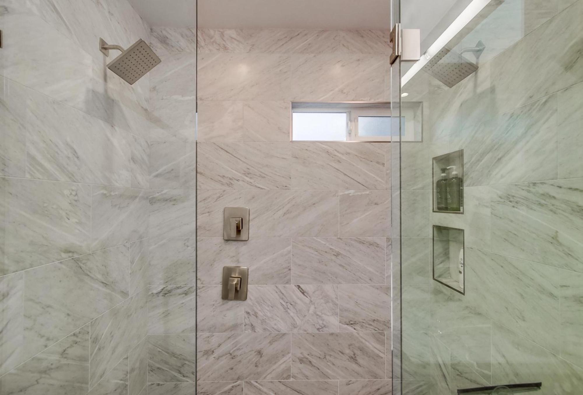 Omg!! A Blue Lagoon In The ♥ Of The City? Game Room, Views, Luxury Holiday home San Diego