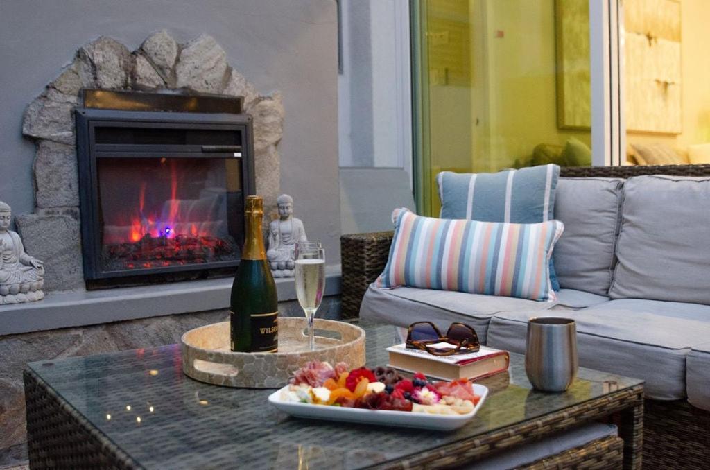 Omg!! A Blue Lagoon In The ♥ Of The City? Game Room, Views, Luxury Holiday home San Diego