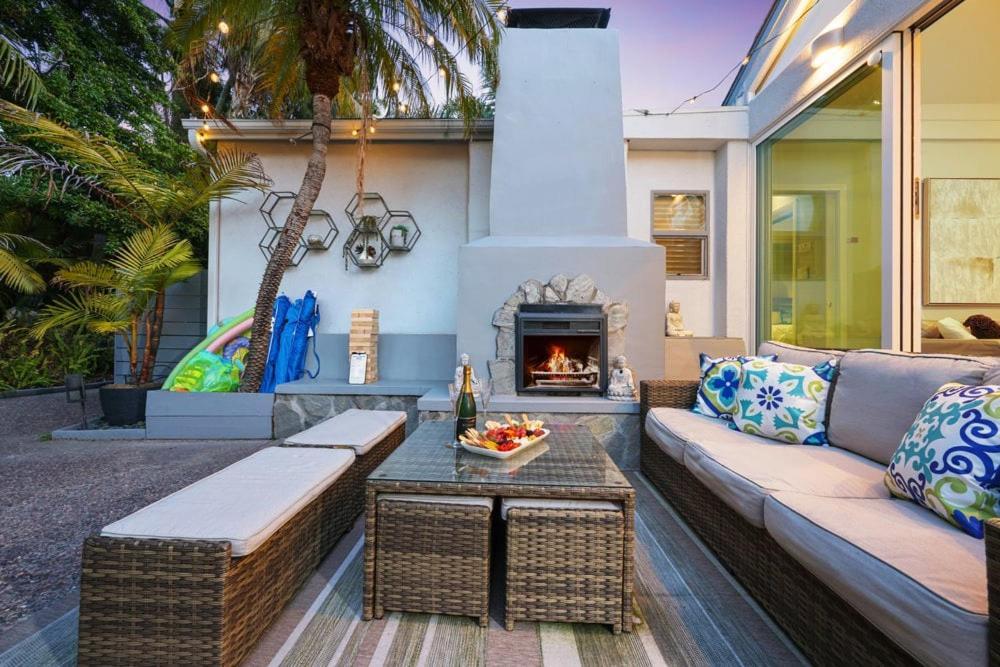 Omg!! A Blue Lagoon In The ♥ Of The City? Game Room, Views, Luxury *