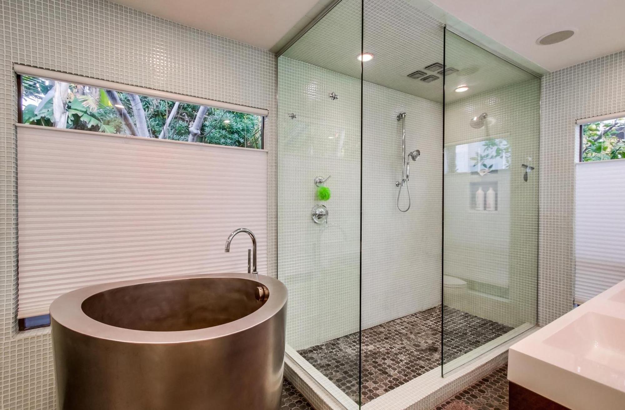 Omg!! A Blue Lagoon In The ♥ Of The City? Game Room, Views, Luxury * San Diego