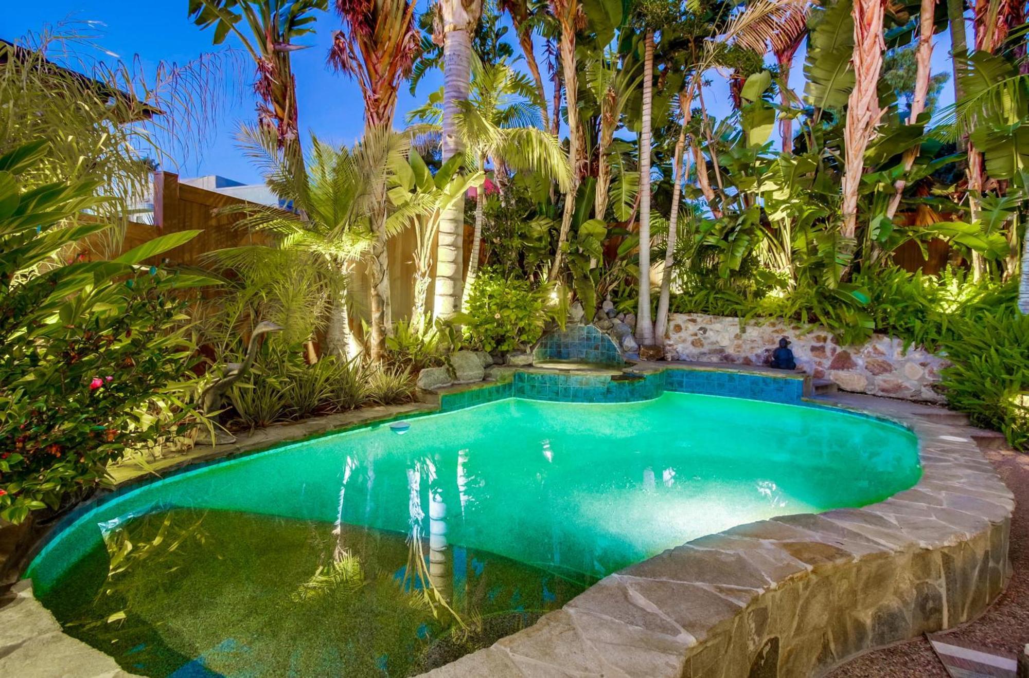 Omg!! A Blue Lagoon In The ♥ Of The City? Game Room, Views, Luxury Holiday home