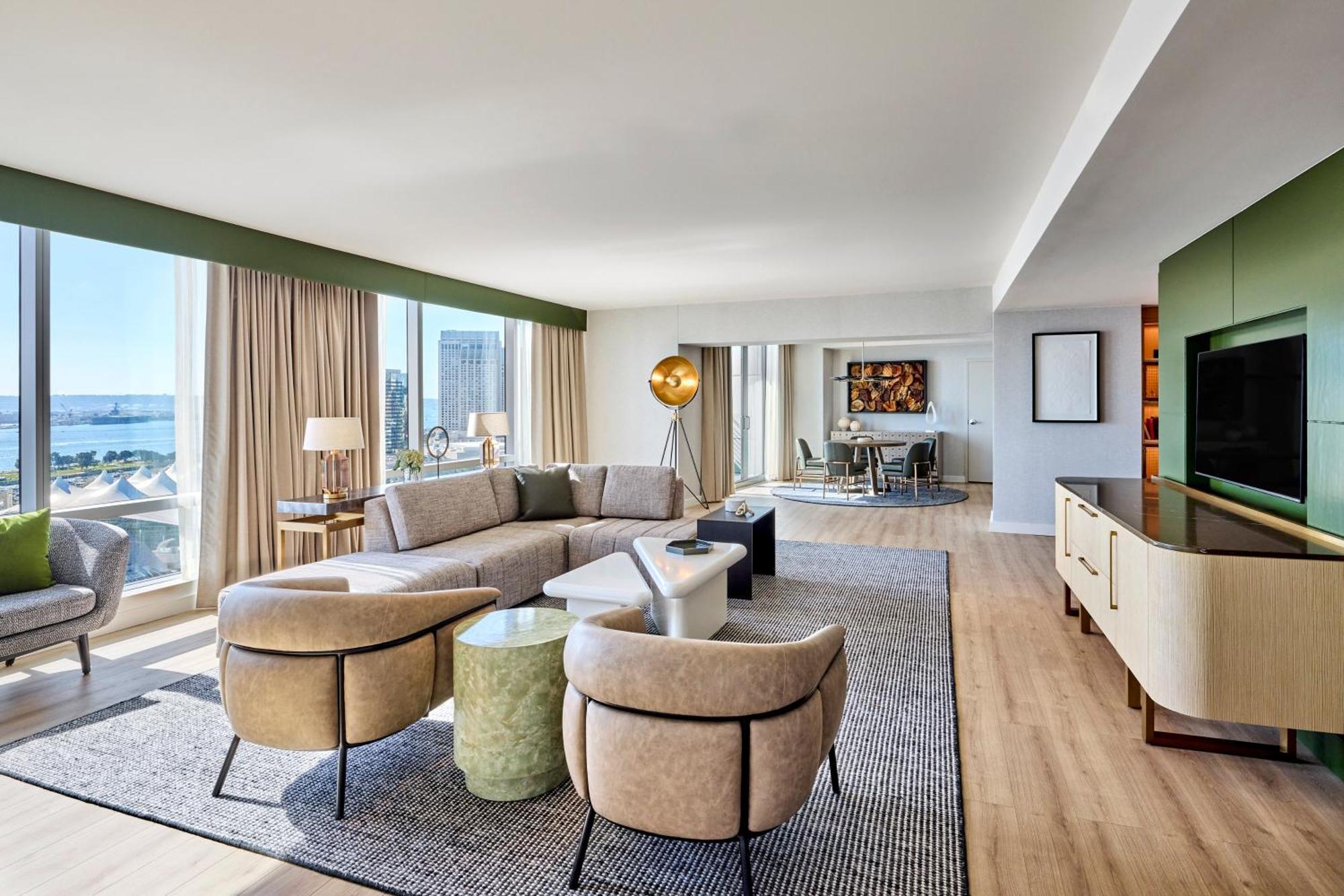 Omni Hotel 4*