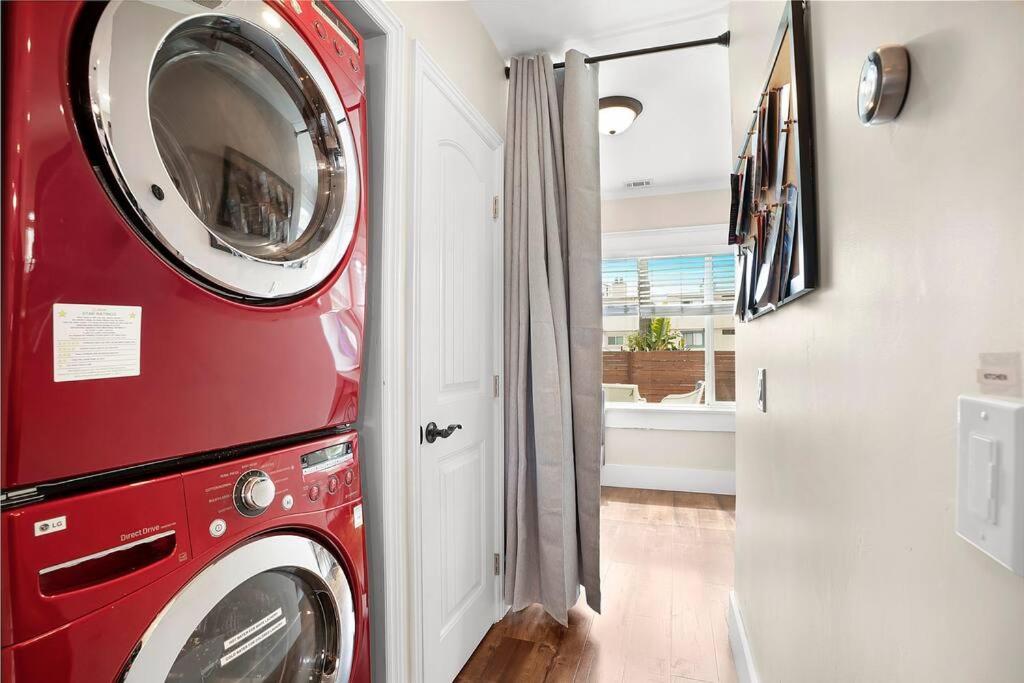 Holiday home Modern Oasis With Jacuzzi In Our North Park Retreat *