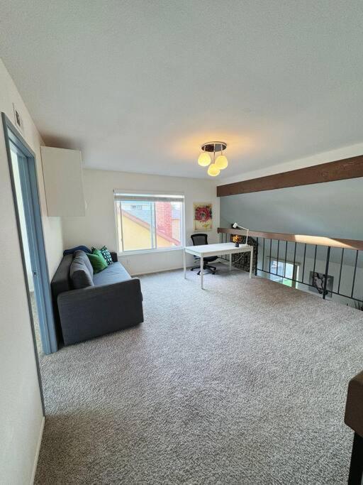 Beautiful House In Mira Mesa *