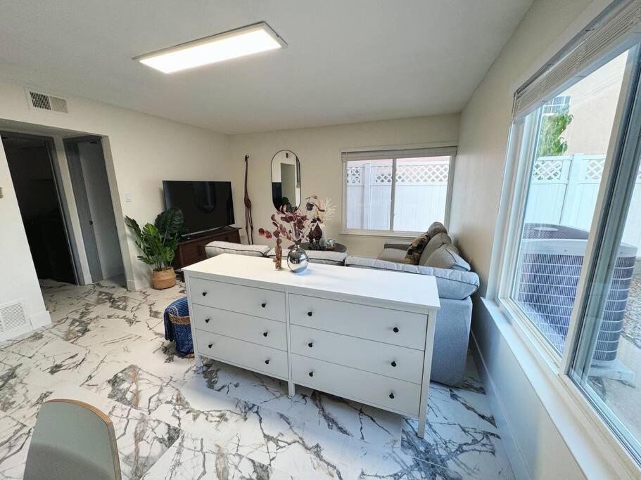 Beautiful House In Mira Mesa Villa *
