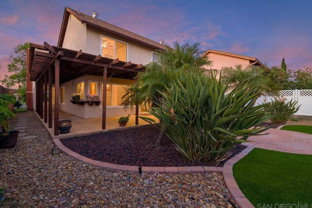 Beautiful House In Mira Mesa Villa