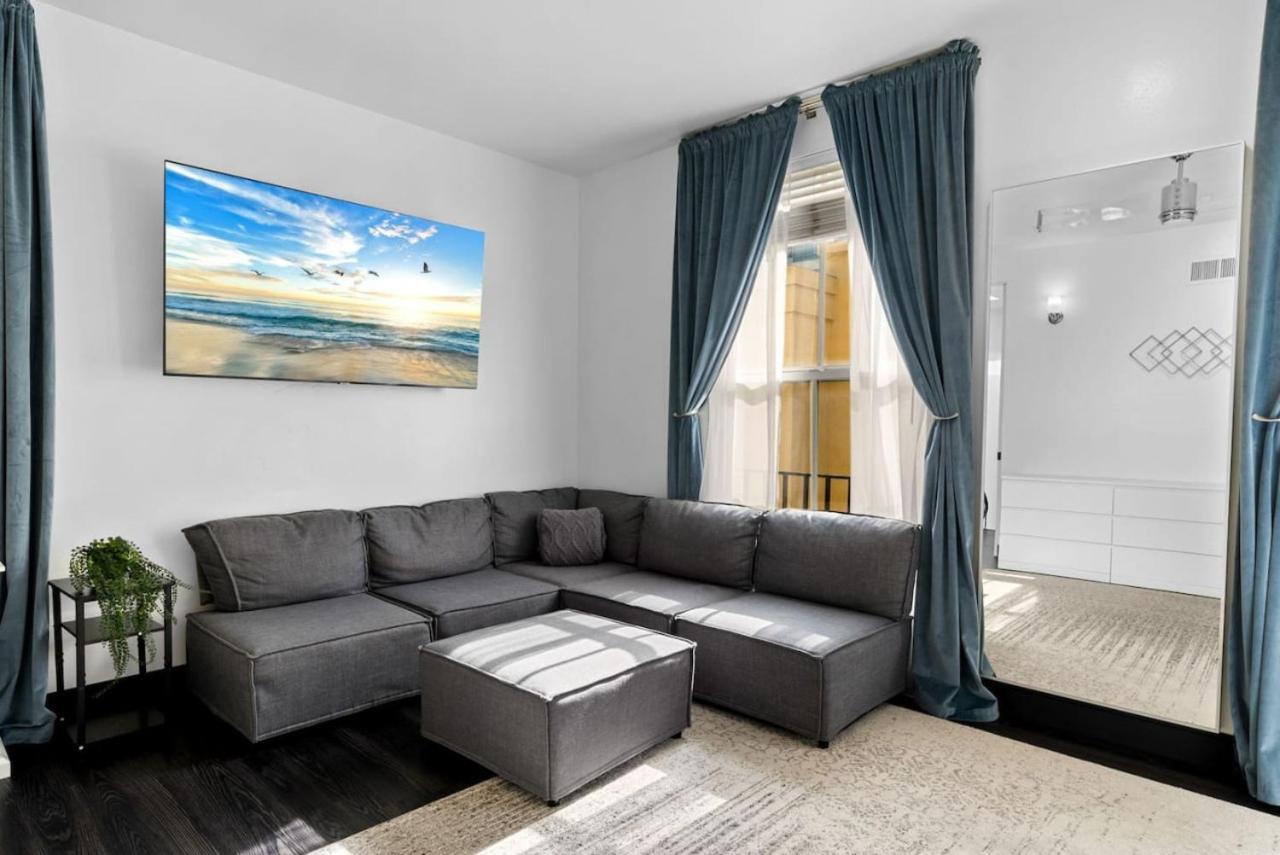 Charming And Elegant With Stunning Rooftop View