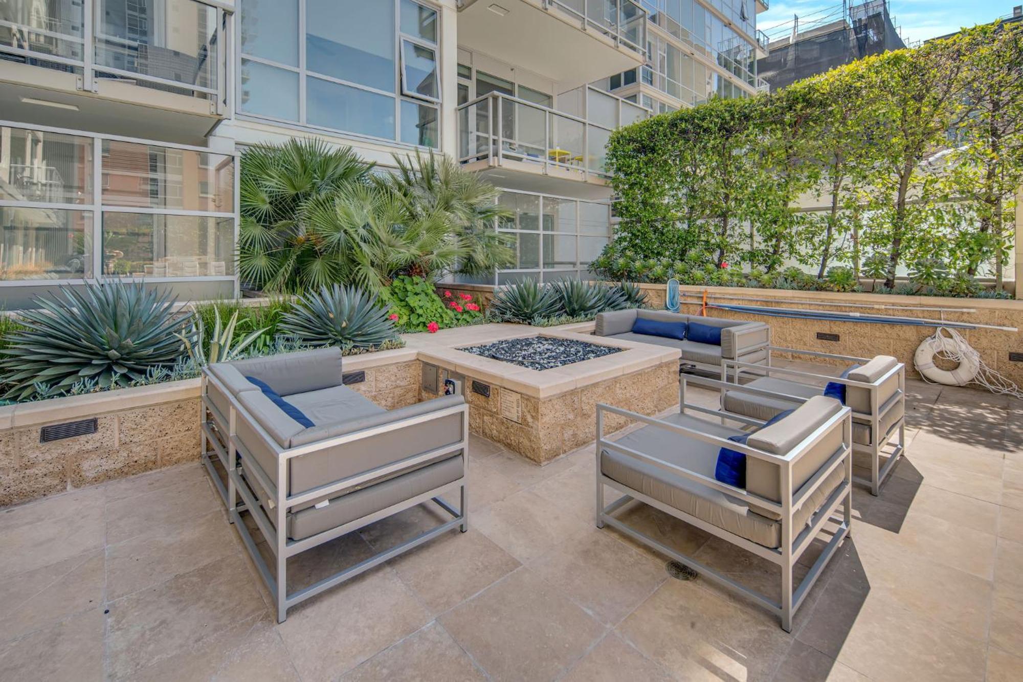Highrise Retreats Hotel