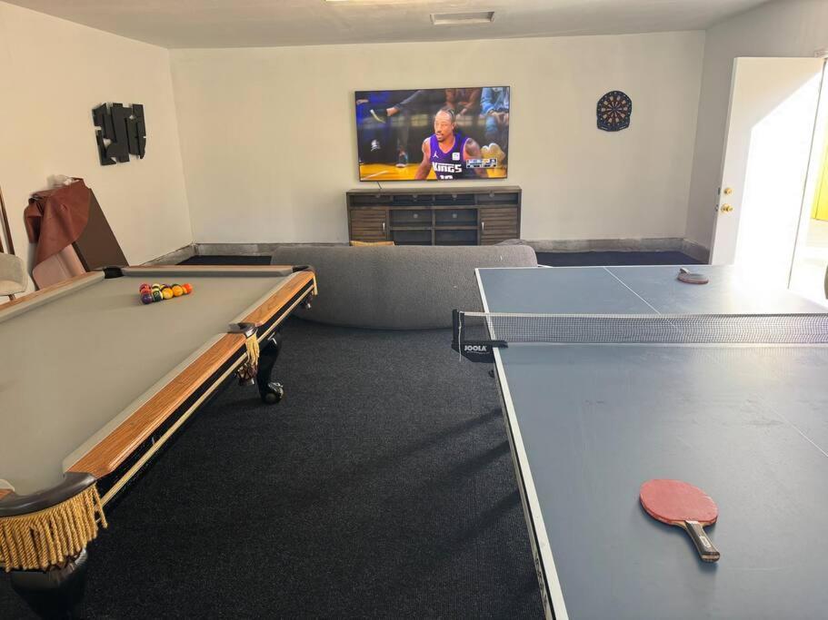 Holiday home Spacious Beautifully Furnished 5 Bedrooms 3 Full Bath House With Ping Pong And Pool Table And 85 In Tv In Game San Diego