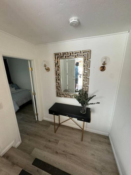 Holiday home Spacious Beautifully Furnished 5 Bedrooms 3 Full Bath House With Ping Pong And Pool Table And 85 In Tv In Game San Diego