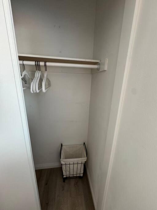 Holiday home Spacious Beautifully Furnished 5 Bedrooms 3 Full Bath House With Ping Pong And Pool Table And 85 In Tv In Game San Diego