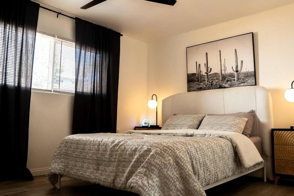 Spacious Beautifully Furnished 5 Bedrooms 3 Full Bath House With Ping Pong And Pool Table And 85 In Tv In Game San Diego