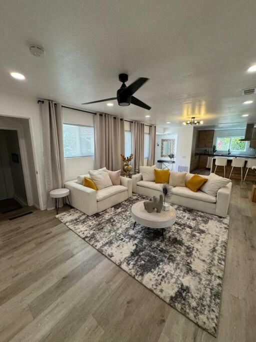 Spacious Beautifully Furnished 5 Bedrooms 3 Full Bath House With Ping Pong And Pool Table And 85 In Tv In Game