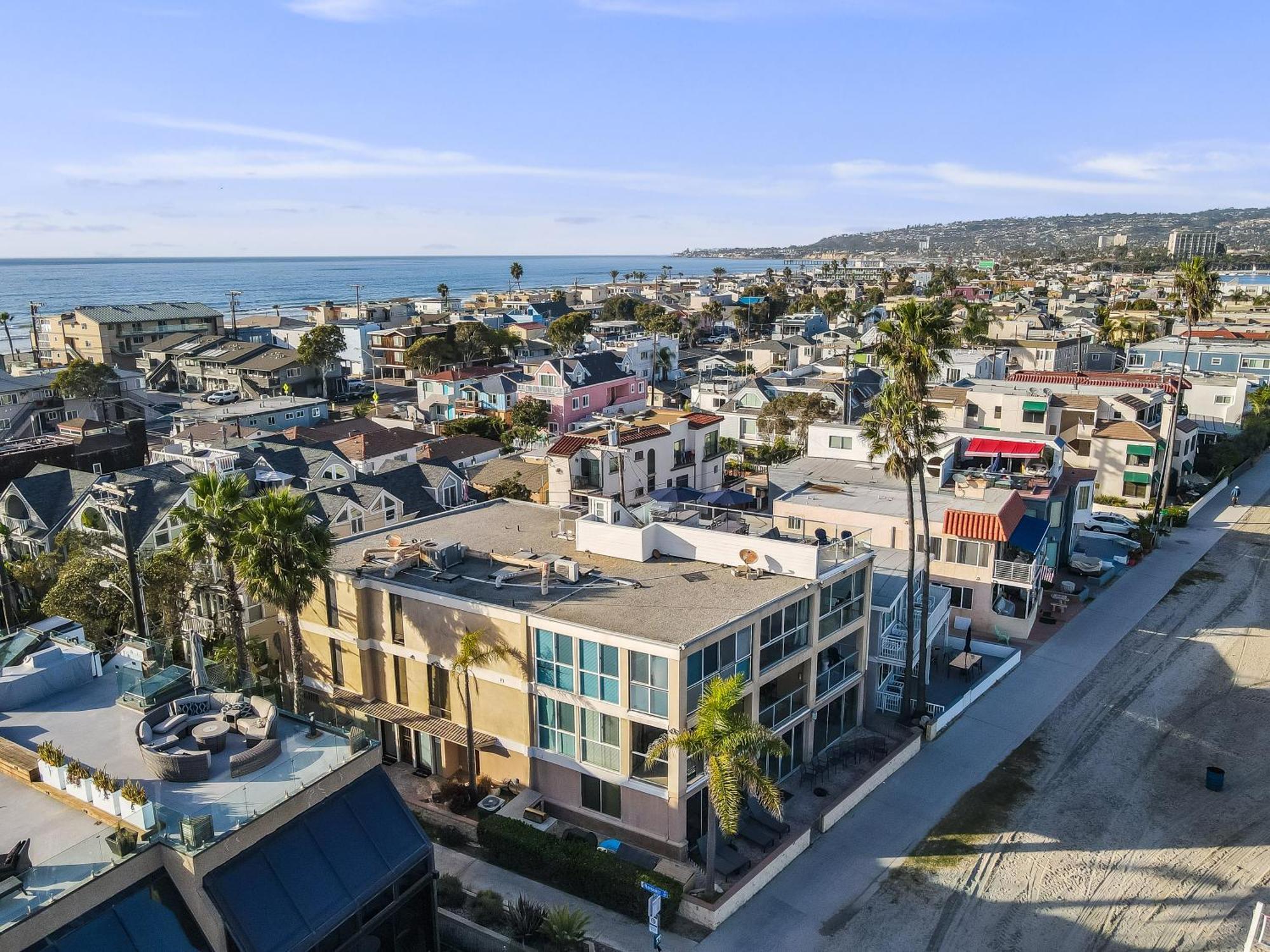 Stunning Bayfront With Gorgeous Views, Garage, Massive Roof Deck & Ac - Dogs Welcome! Holiday home San Diego