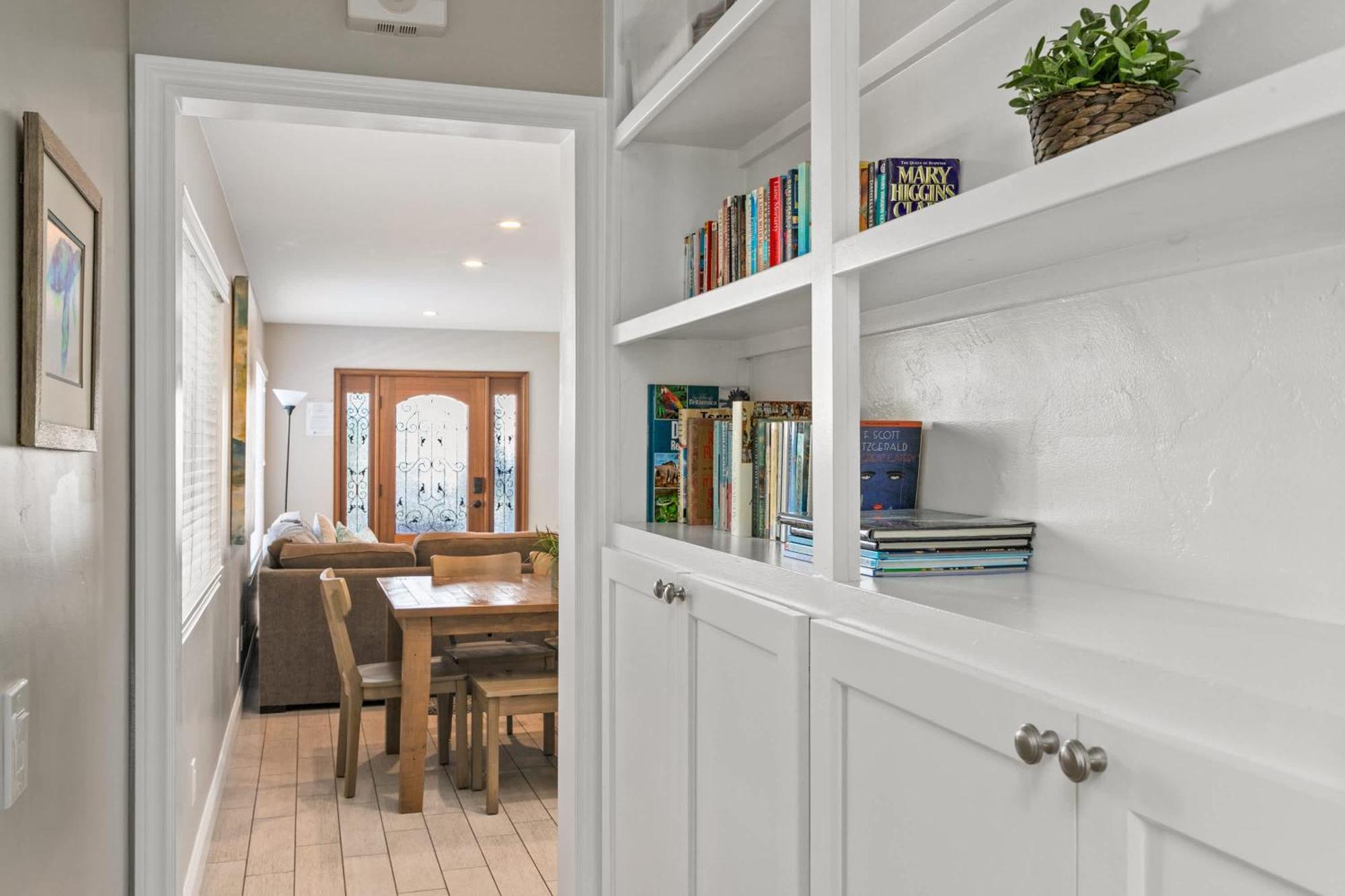 Coastal Chic At Windansea Holiday home