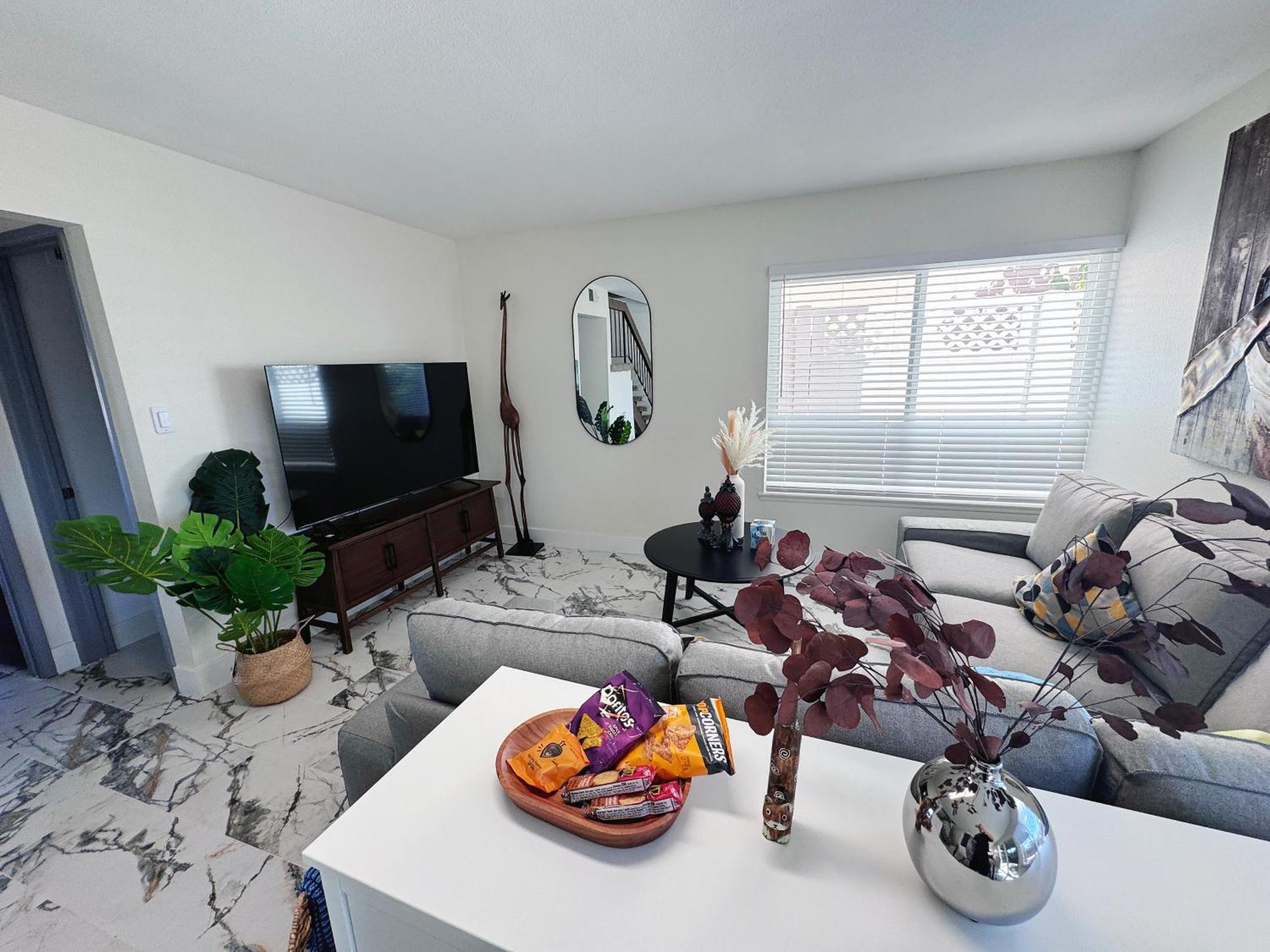 Beautiful House In Mira Mesa *