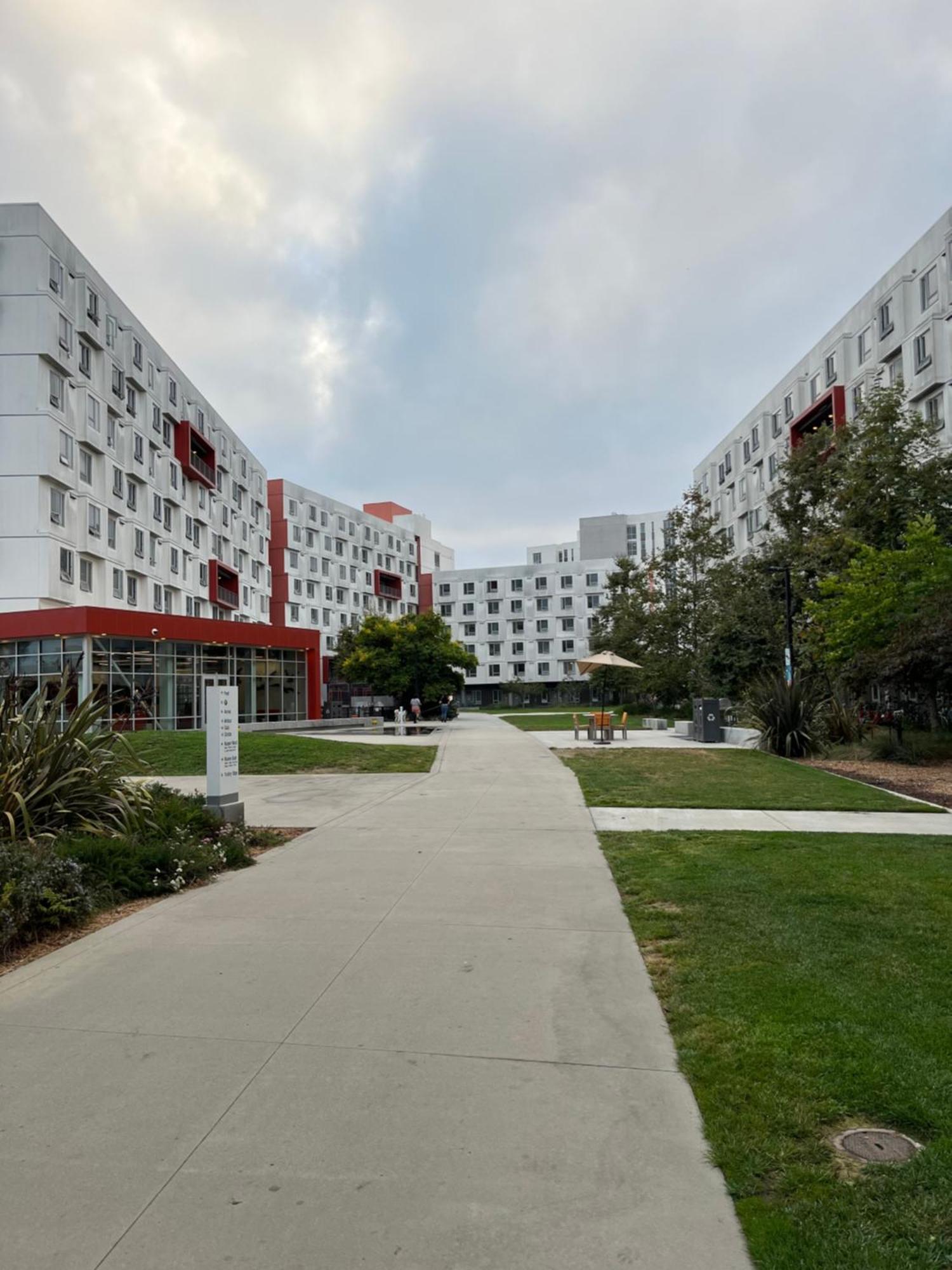 2 Bedroom For Uc Affiliate, Short-term Sublease San Diego