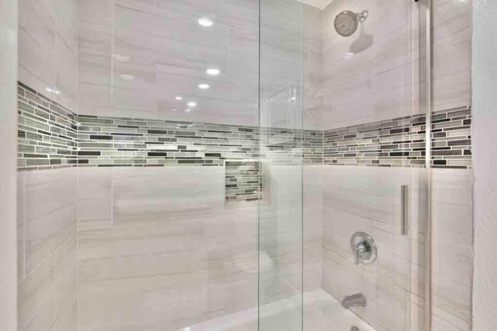Mb Contemporary 14 Guests By Ac Garage Apartment San Diego