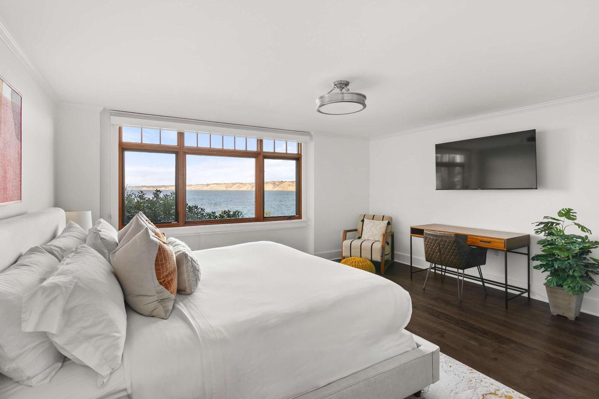 La Jolla Cove-oceanfront 5600sf 3br+loft 5ba House Villiage Location Walk Everywhere Holiday home San Diego