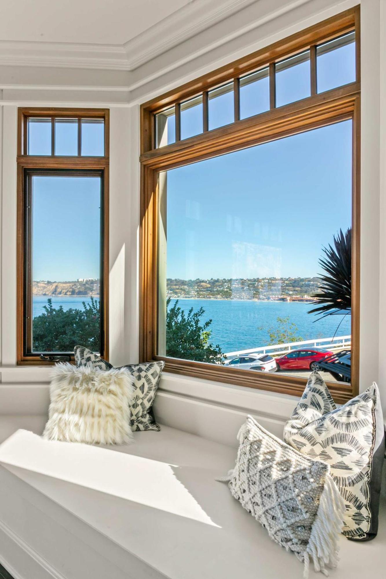 La Jolla Cove-oceanfront 5600sf 3br+loft 5ba House Villiage Location Walk Everywhere