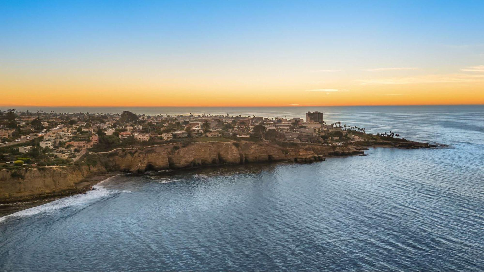Pacific Perfection - Ocean Views Jacuzzi Walk To And Dining *