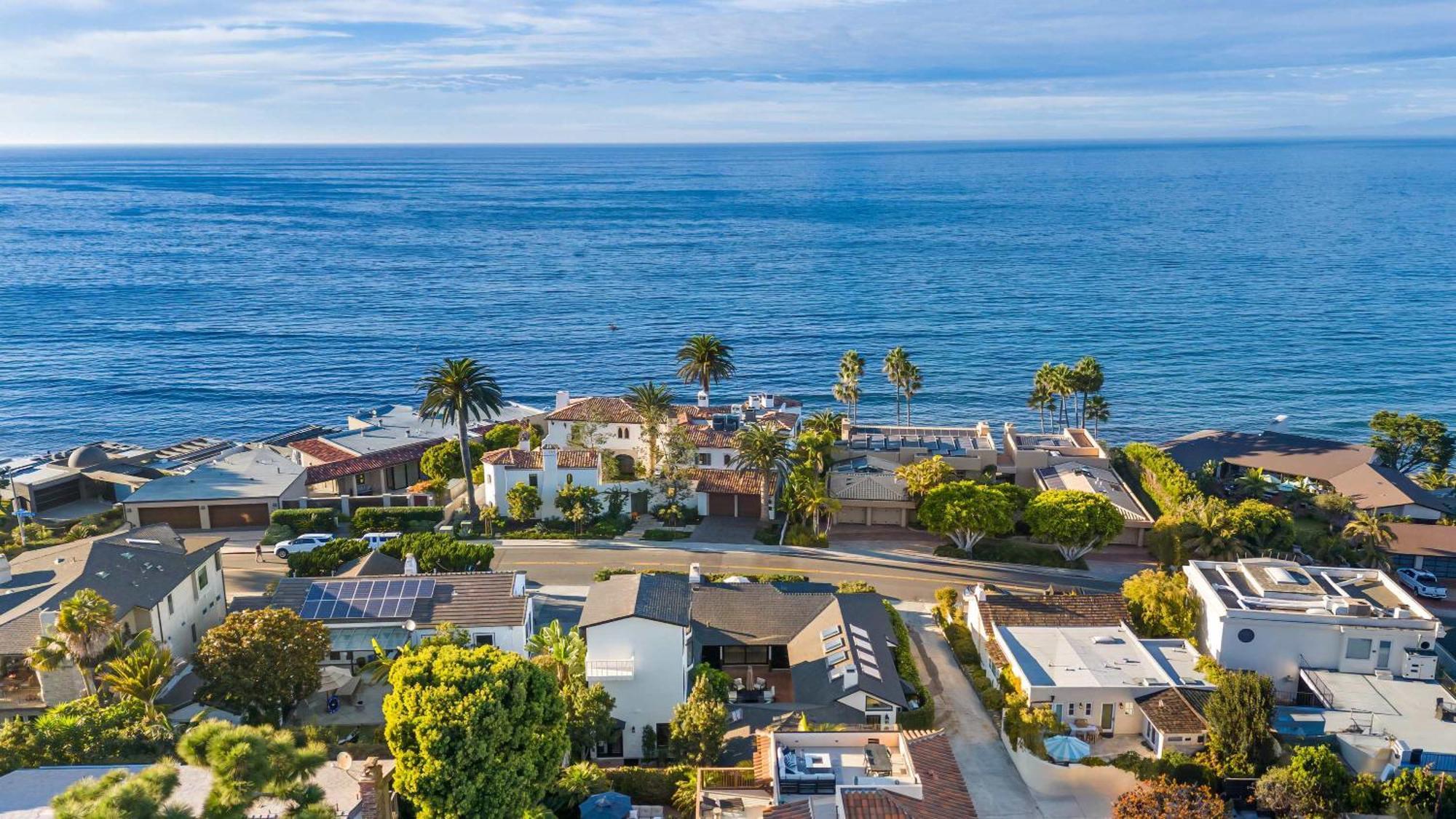 Pacific Perfection - Ocean Views Jacuzzi Walk To And Dining Holiday home