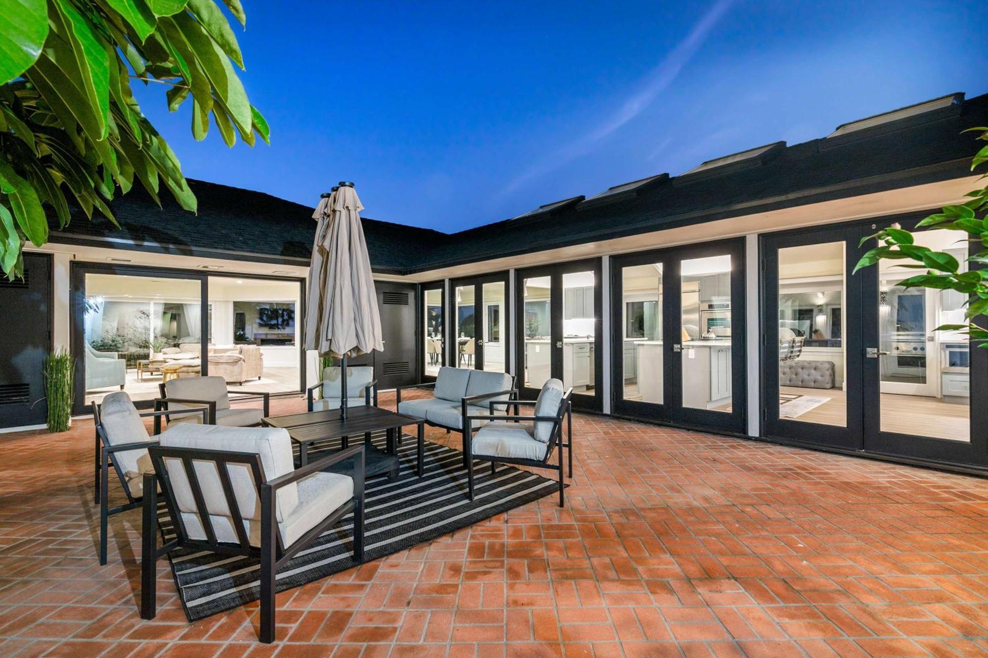 Holiday home Pacific Perfection - Ocean Views Jacuzzi Walk To And Dining