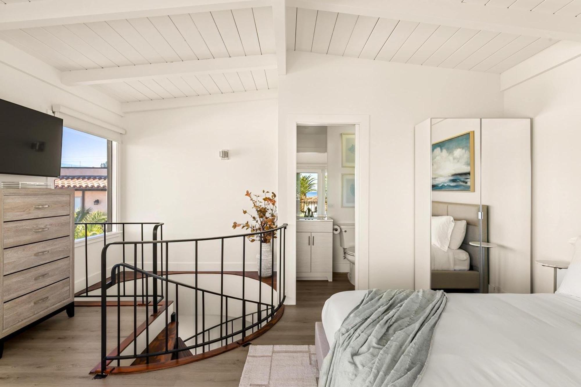 Pacific Perfection - Ocean Views Jacuzzi Walk To And Dining Holiday home