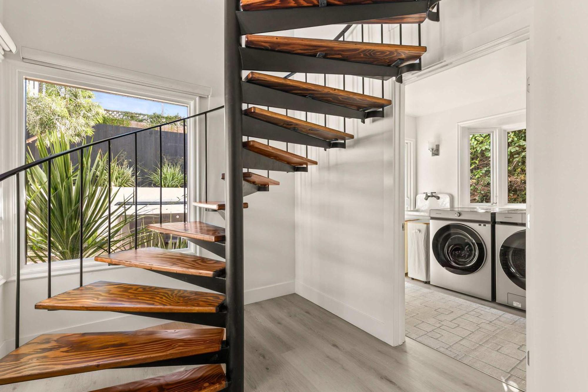 Pacific Perfection - Ocean Views Jacuzzi Walk To And Dining Holiday home