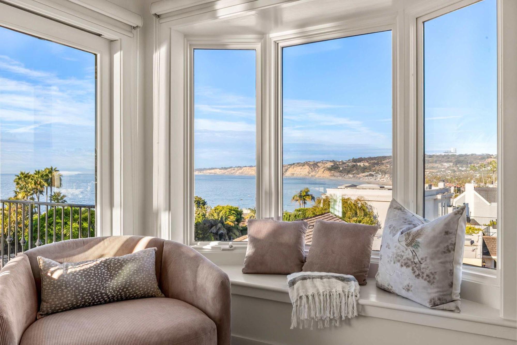 Pacific Perfection - Ocean Views Jacuzzi Walk To And Dining *
