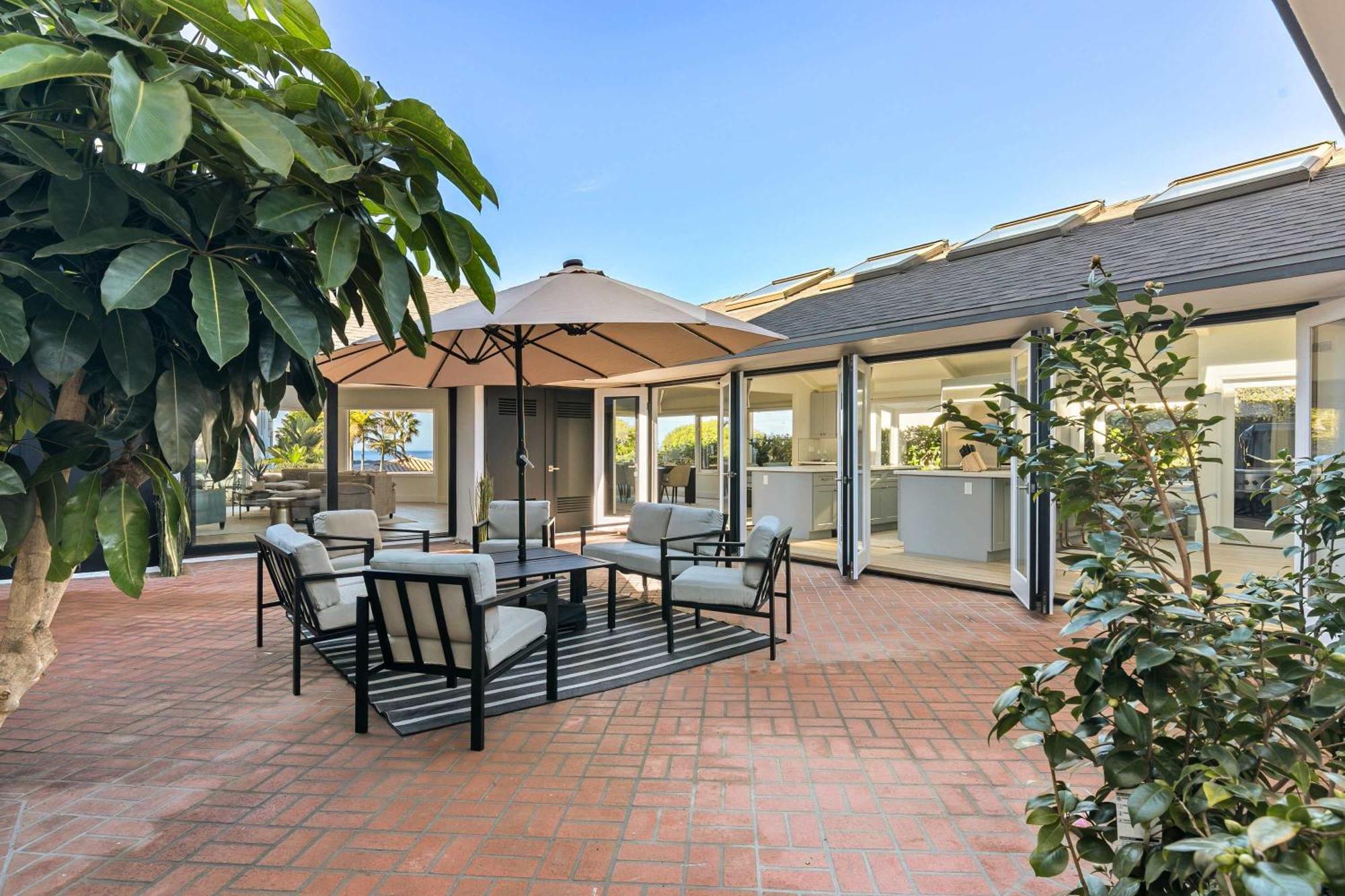 Pacific Perfection - Ocean Views Jacuzzi Walk To And Dining Holiday home