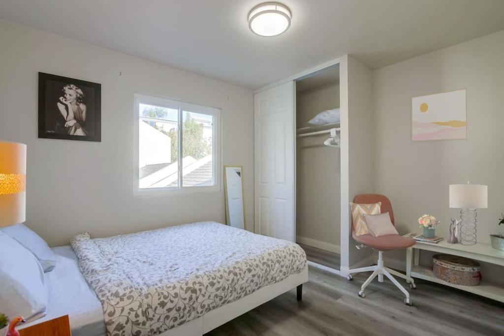Entire Modern 4-bedroom W Pool, King Bed, Garage, Prime Location * San Diego