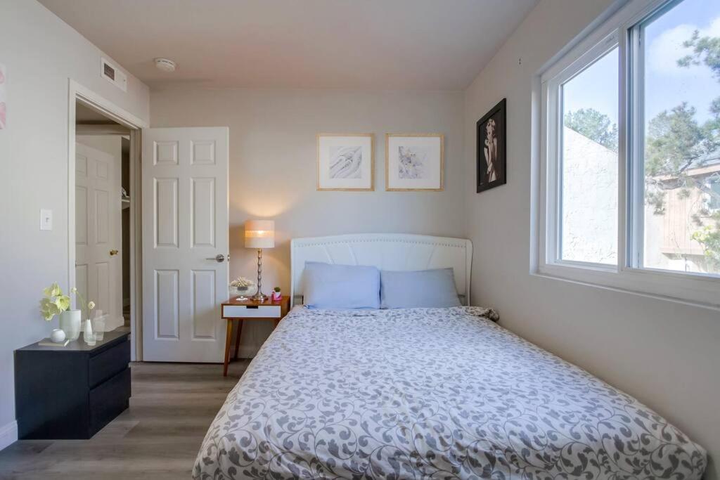 Holiday home Entire Modern 4-bedroom W Pool, King Bed, Garage, Prime Location San Diego