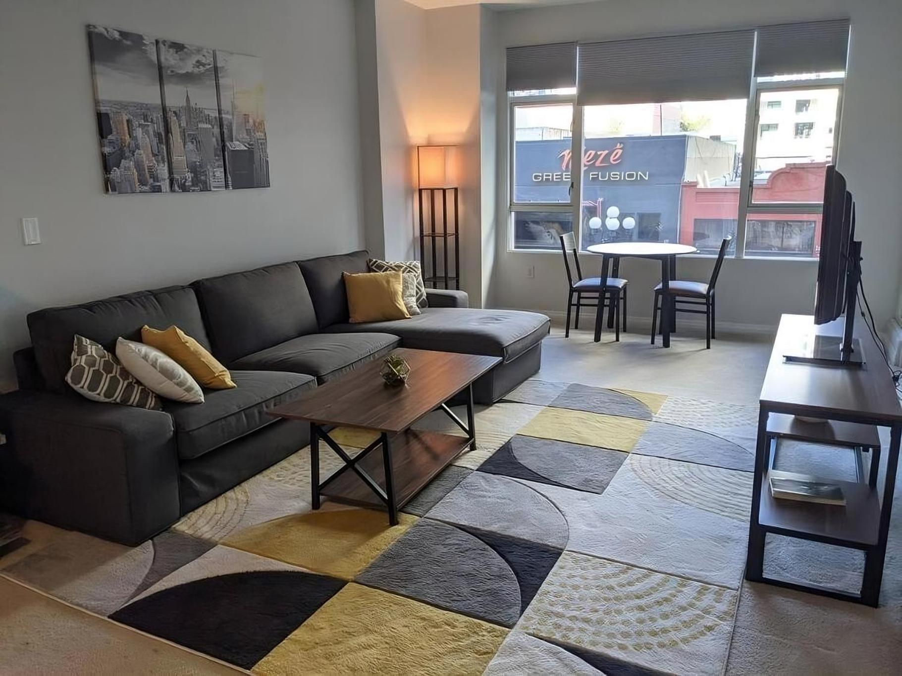 Lovely 1br Apt. In The Gaslamp! * San Diego