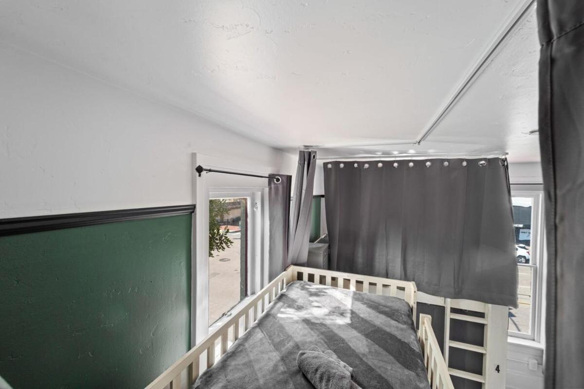 La Ventana 4 Bed Bed & Breakfast