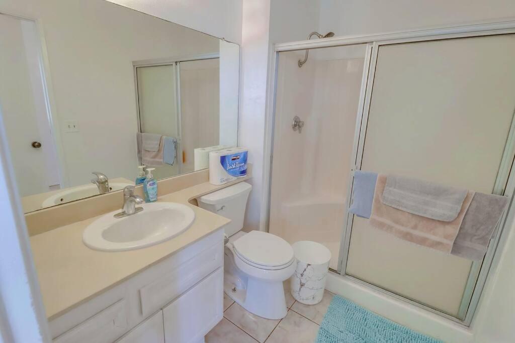 Entire Private 4-bedroom House W Garage, Big Yard, King Bed, Baby Crib