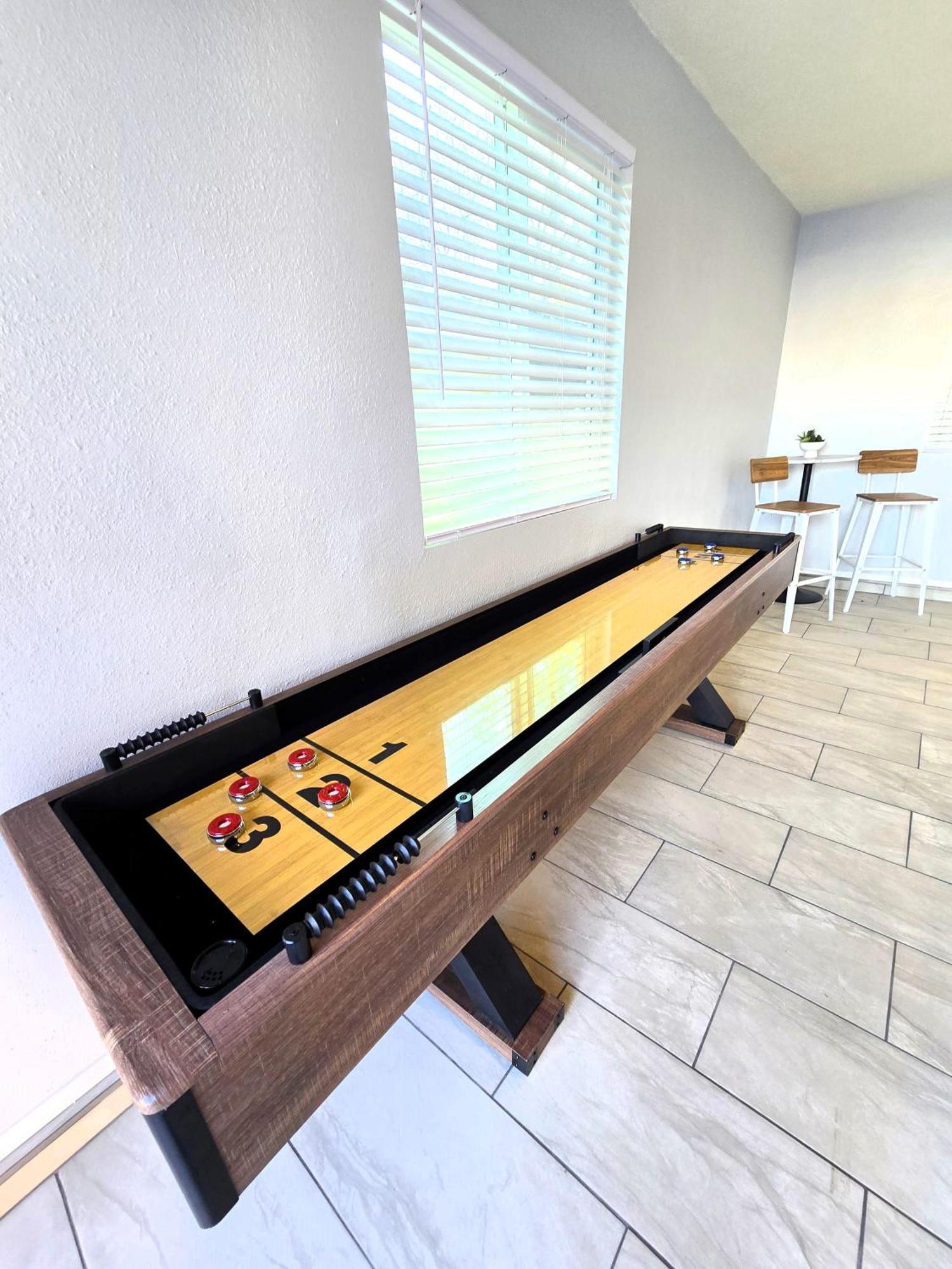 Holiday home Fun-gameroom & Gazebo-centrally Located! *