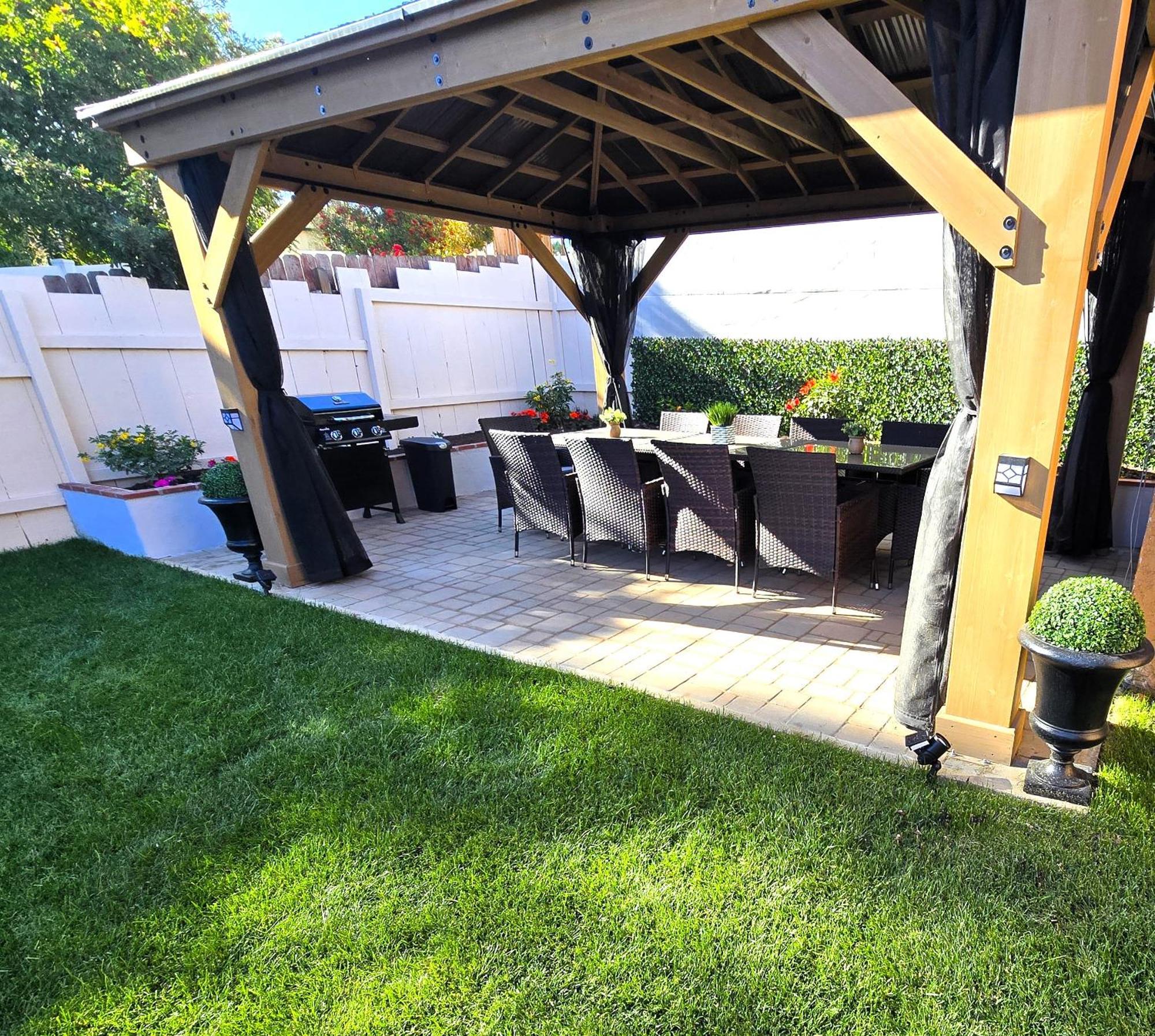 Fun-gameroom & Gazebo-centrally Located!
