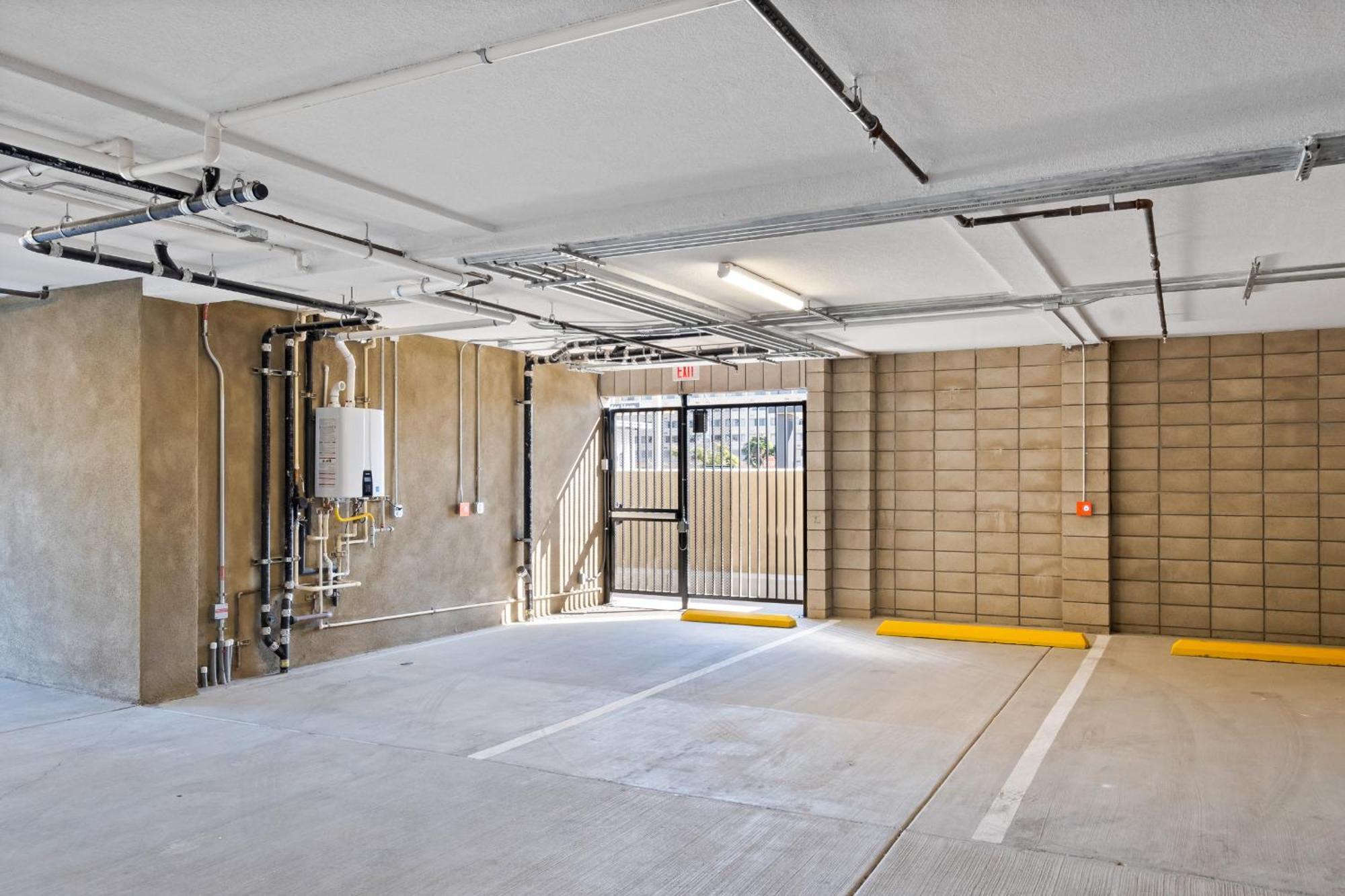 Stylish 2 Bedroom King Bed Evcharger Pet-friendly Balcony