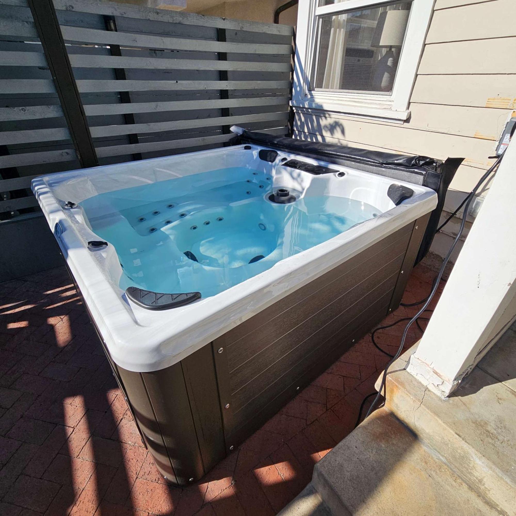 Seaside Serenity Steps From With Hot Tub
