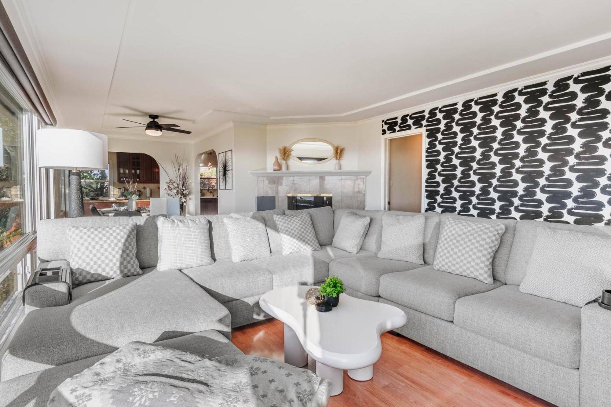 Family-friendly Bay Views, Game Room, Hot Tub! Villa San Diego